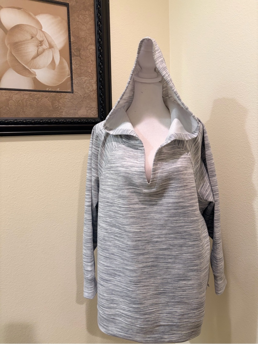 Cable & Gauge Light Frost Gray Hooded V Neck Sweater Size 1X NWT